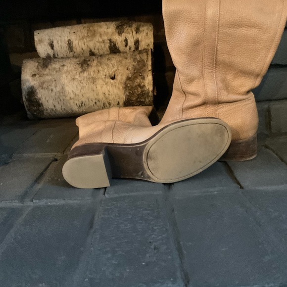 Lucky Brand, Women’s 9 1/2, Camel/Tan Color. - Picture 3 of 4